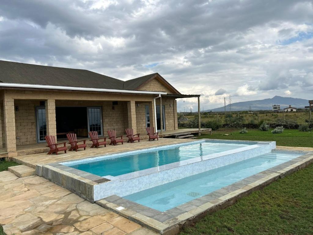 Modern 2 bedrooms bungalow+ gazebo